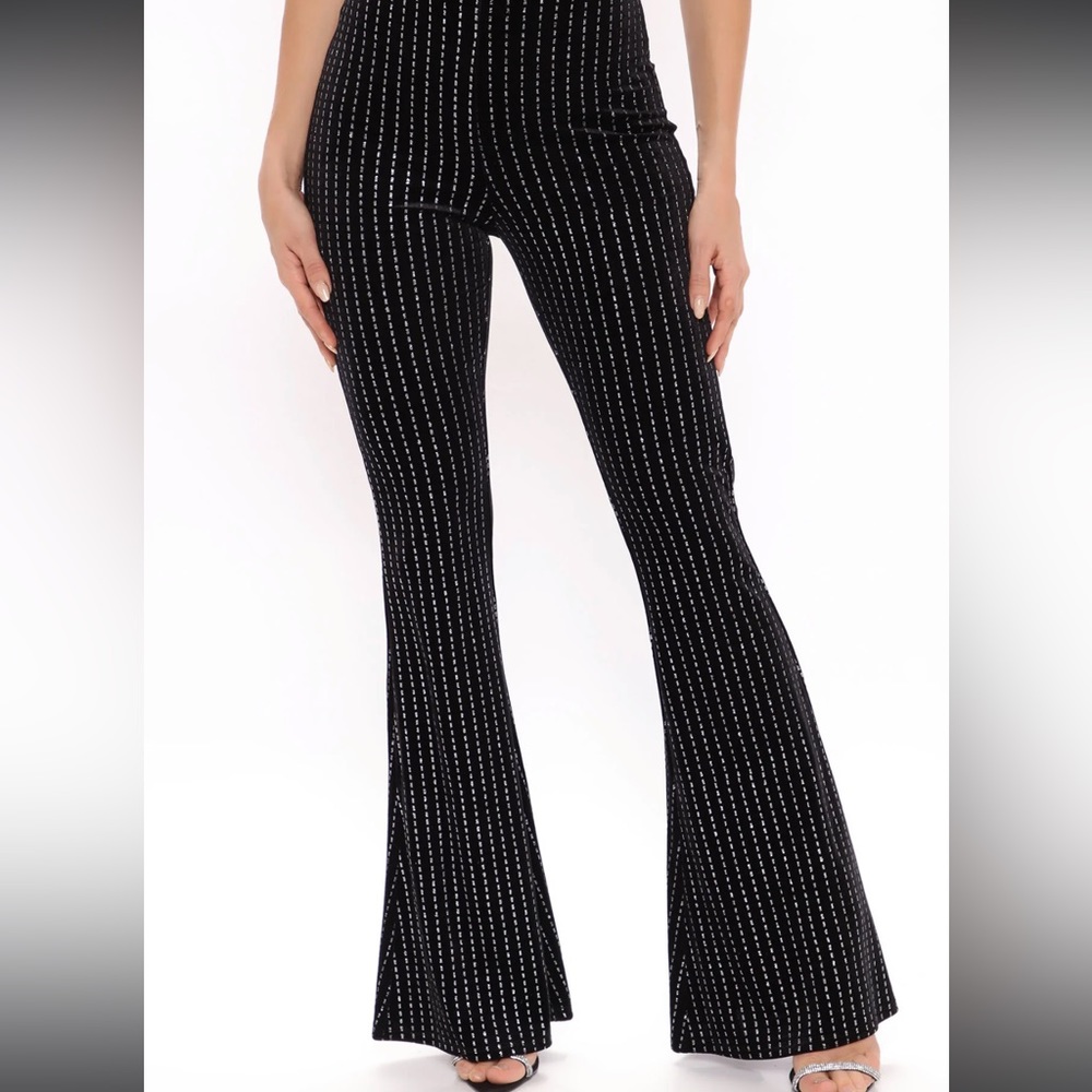 Flare pants in black - fashionova